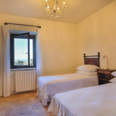 Pietra Campana Italian * Orvieto